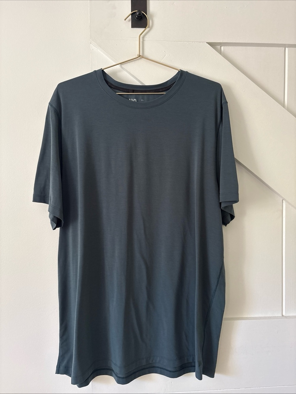 VRST Men’s Icon Tee Size XL T-Shirt Green Soft Active Workout Gym Wear